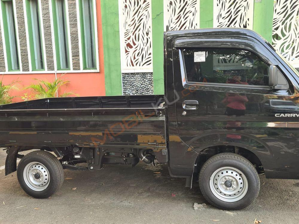 Mobil Suzuki Carry 2024