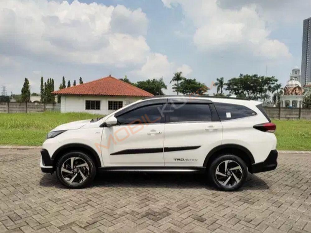 Mobil Toyota Rush 2018