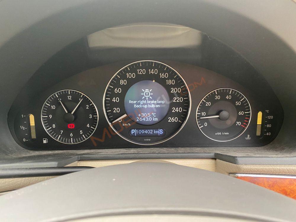 Mobil Mercedes-Benz E-Class 2006