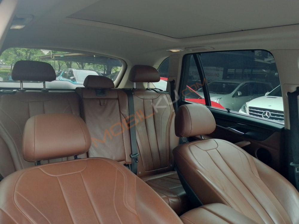 Mobil BMW X5 2015