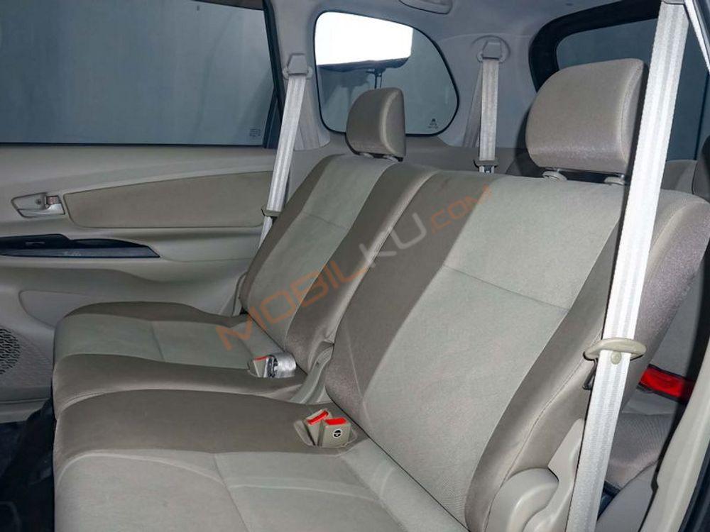 Mobil Toyota Avanza 2012