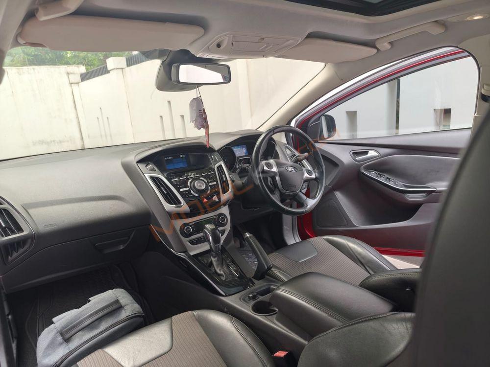 Mobil Ford Focus 2014