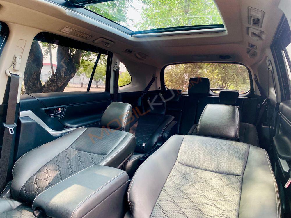 Mobil Toyota Kijang Innova 2024