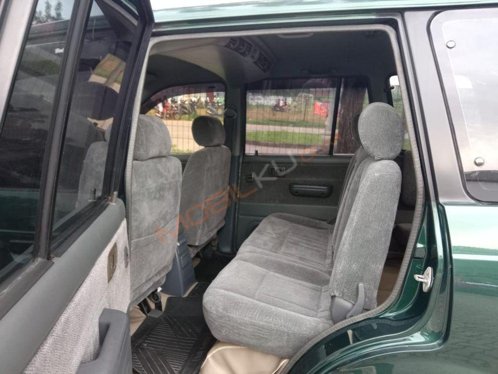 Mobil Toyota Kijang 1997