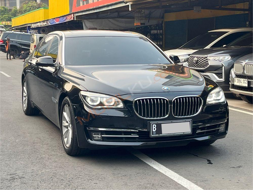 Mobil BMW 7 Series 2014