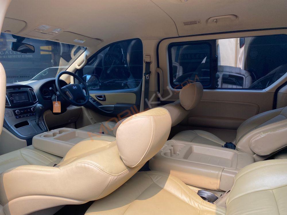 Mobil Hyundai H-1 2017