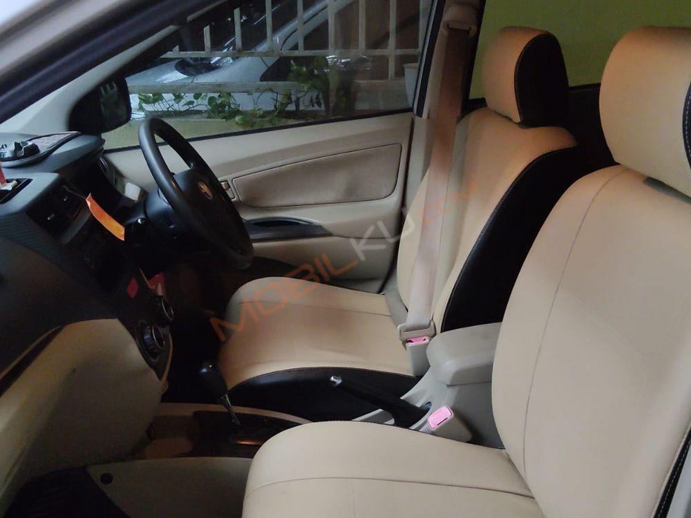 Mobil Toyota Avanza 2014