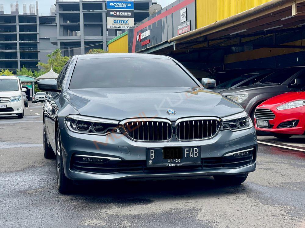 Mobil BMW 5 Series 2020
