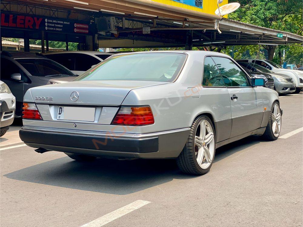 Mobil Mercedes-Benz C-Class 1995