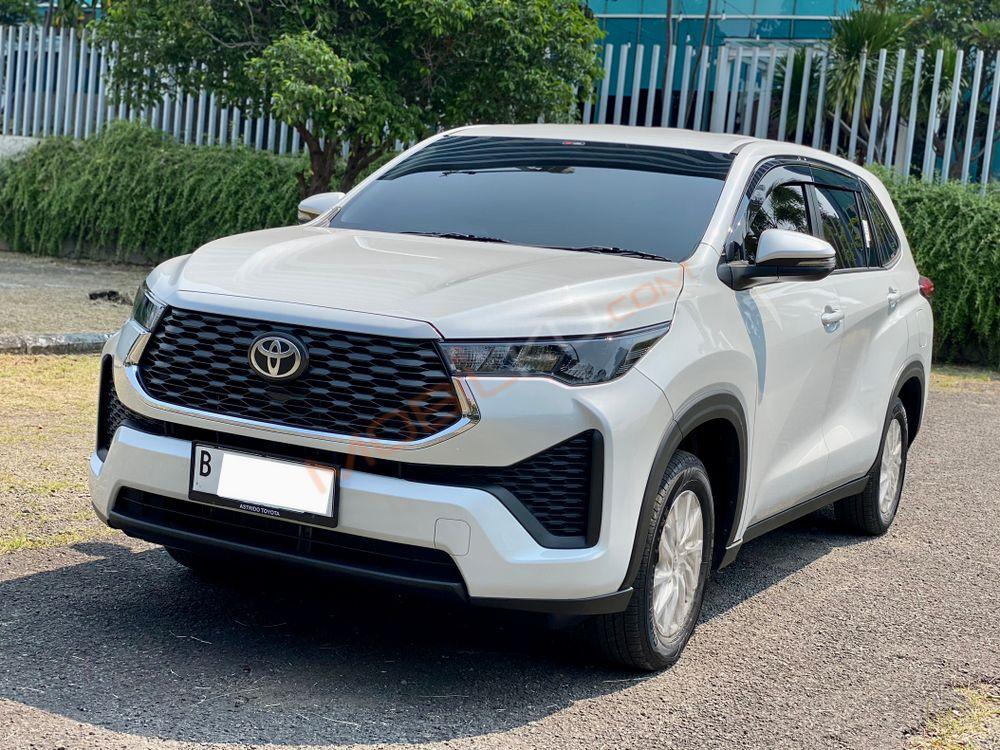 Mobil Toyota Kijang Innova Zenix 2023