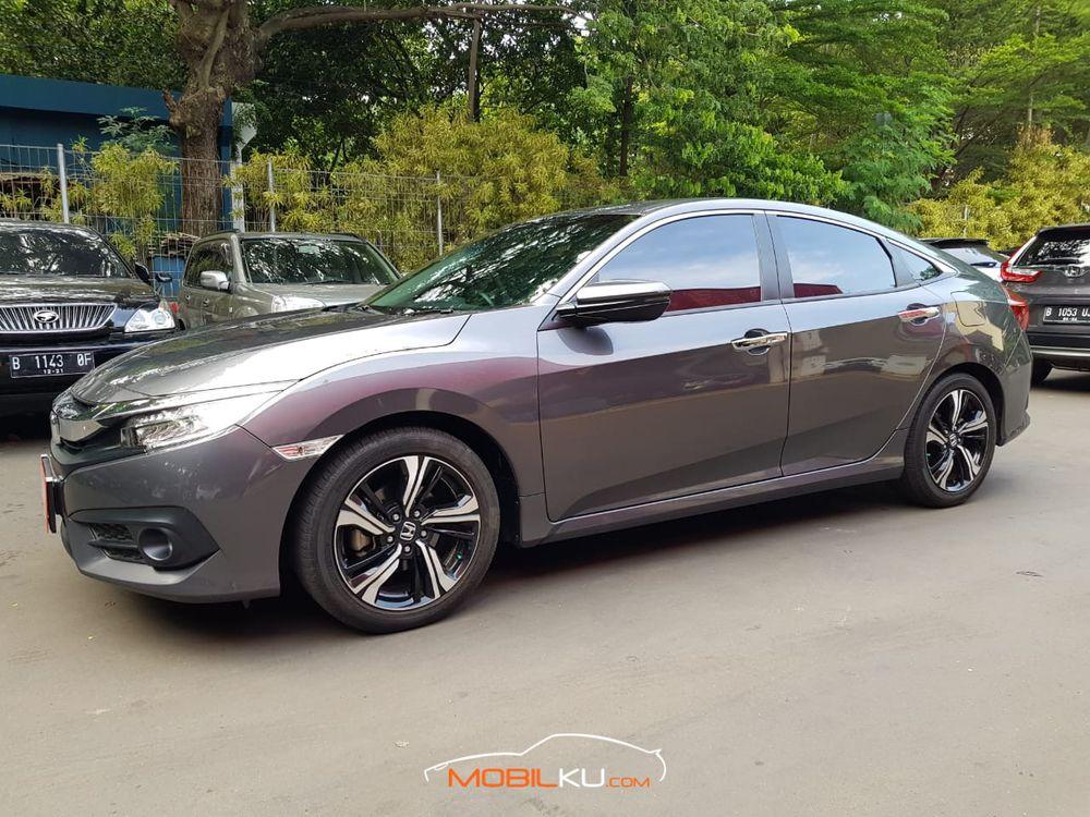 Mobil Honda Civic Sedan 2017