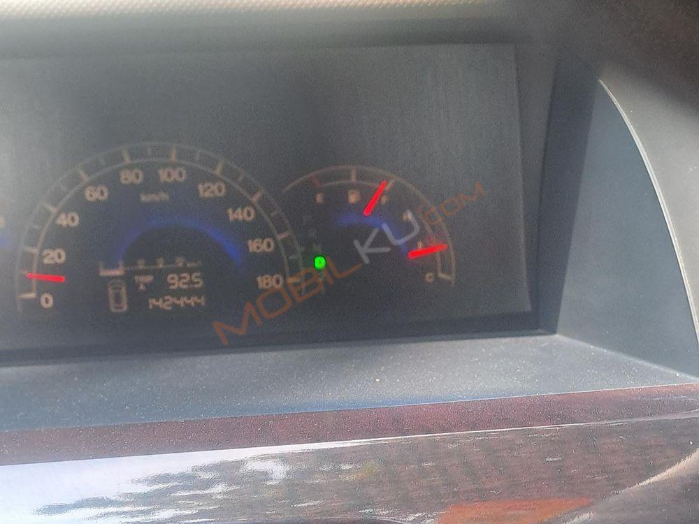 Mobil Honda Elysion 2005