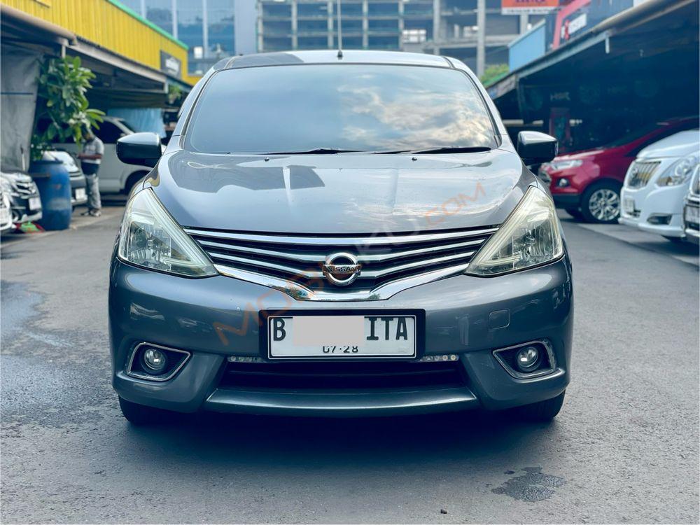 Mobil Nissan Livina 2015