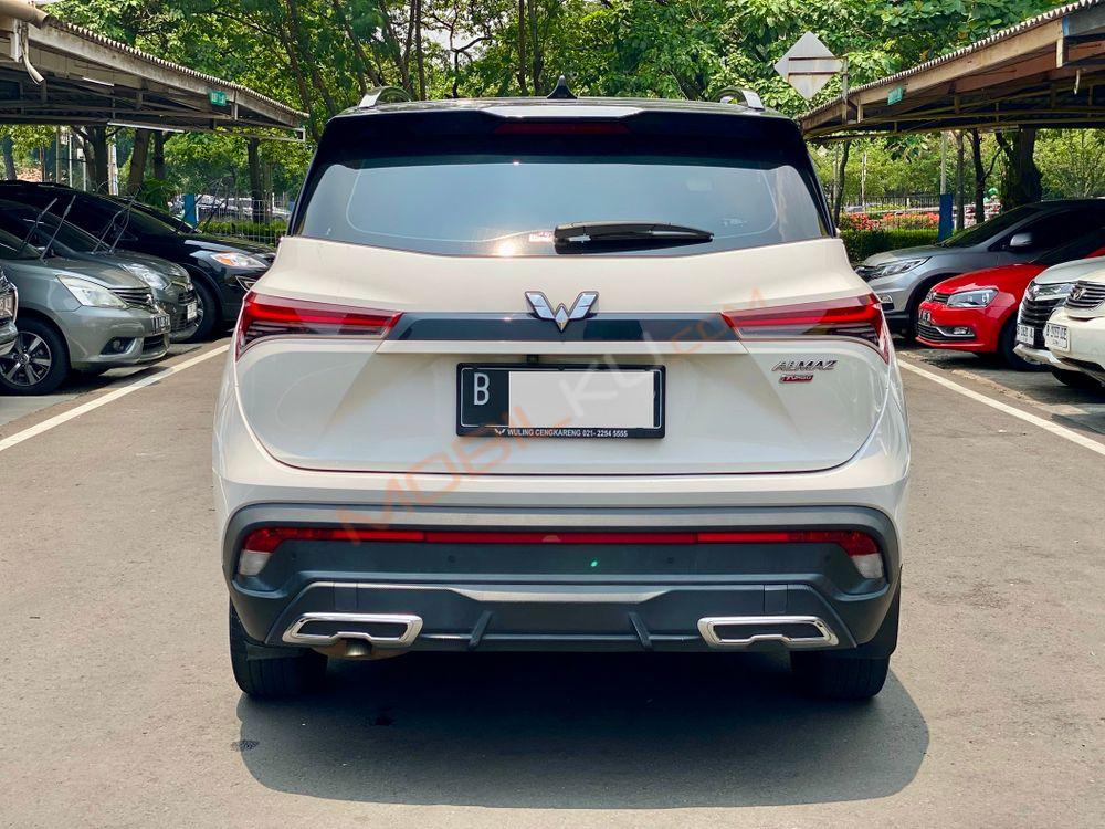 Mobil Wuling Almaz 2022