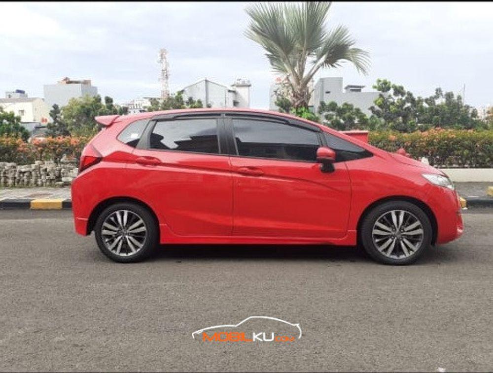 Mobil Honda Jazz 2010