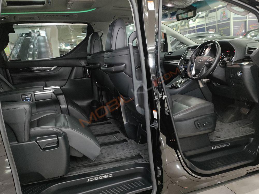 Mobil Toyota Vellfire 2019