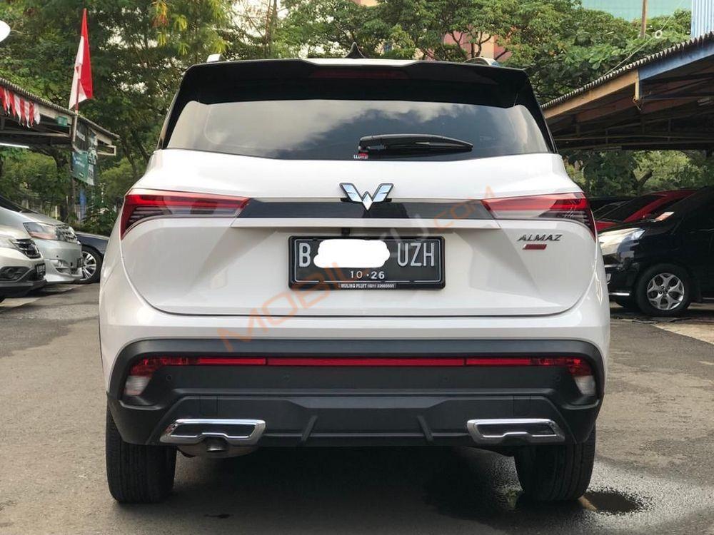 Mobil Wuling Almaz 2021