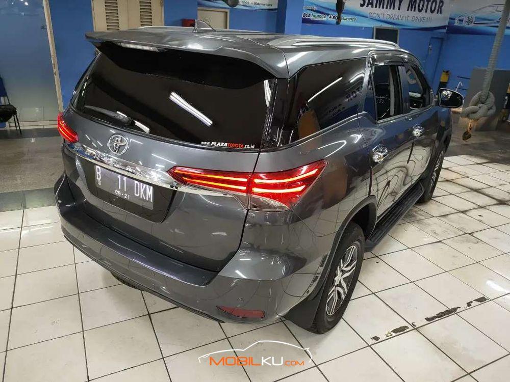 Mobil Toyota Fortuner 2016