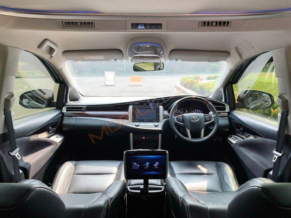 Mobil Toyota Kijang Innova 2018