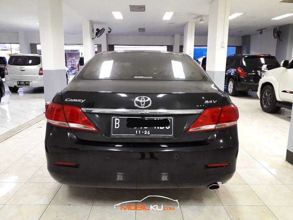 Mobil Toyota Camry 2009