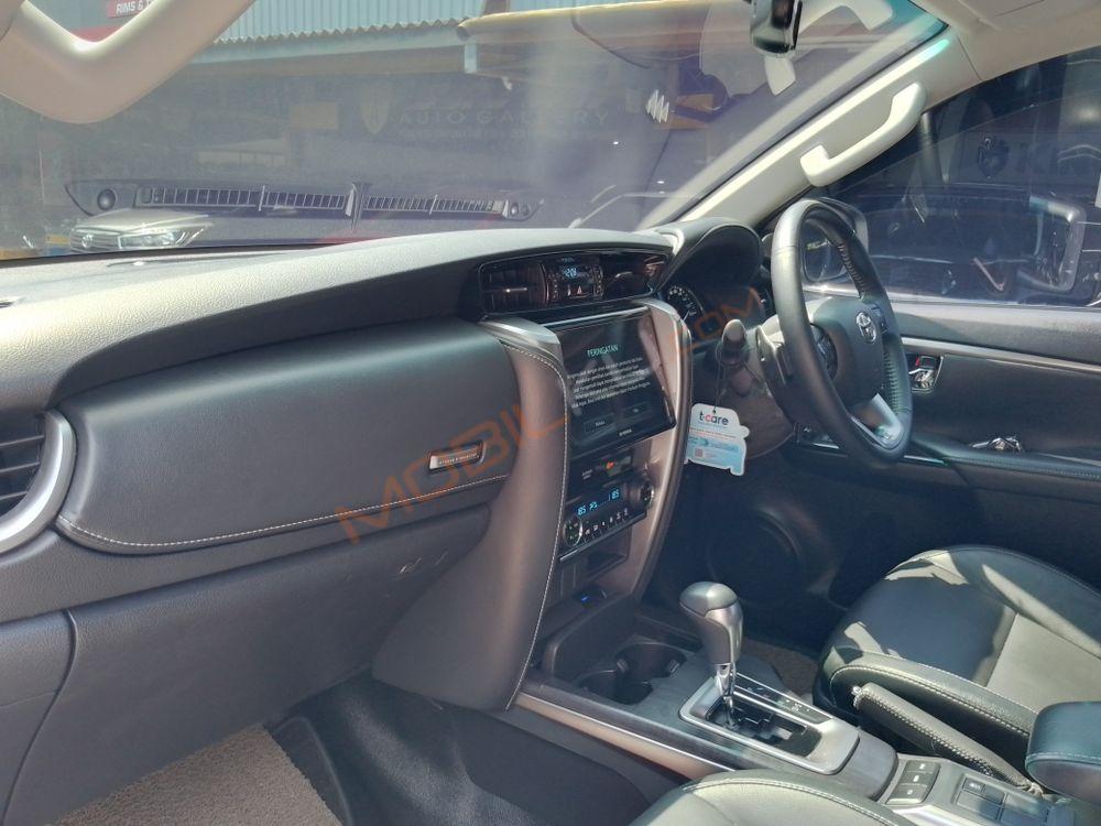 Mobil Toyota Fortuner 2022