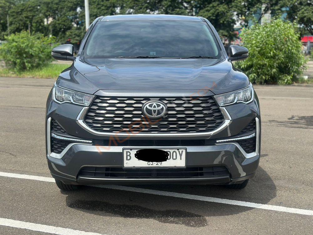 Mobil Toyota Kijang Innova Zenix 2024