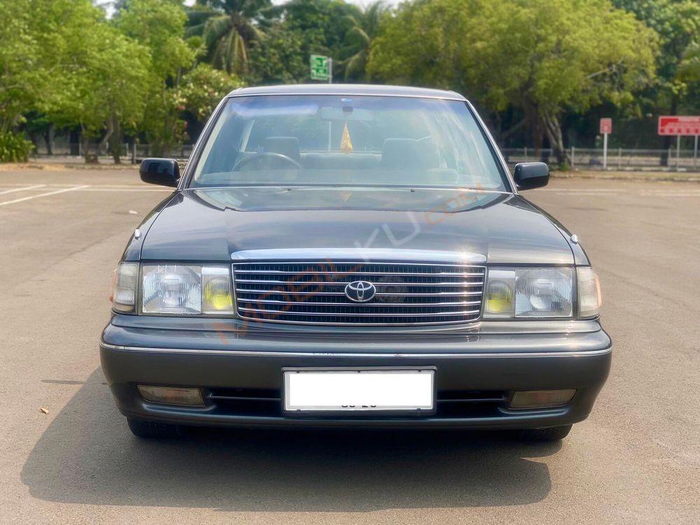 Mobil Toyota Crown 1995