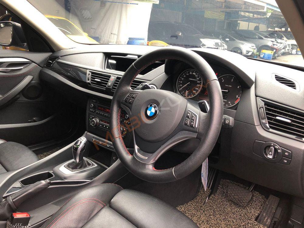 Mobil BMW X1 2013