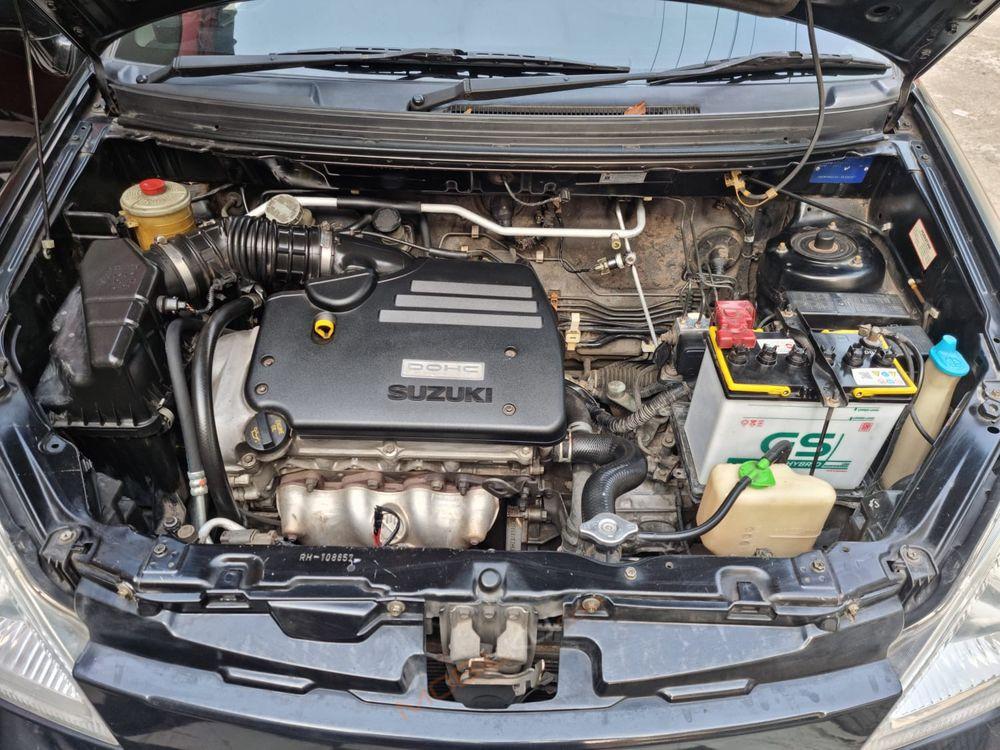 Mobil Suzuki Aerio 2004