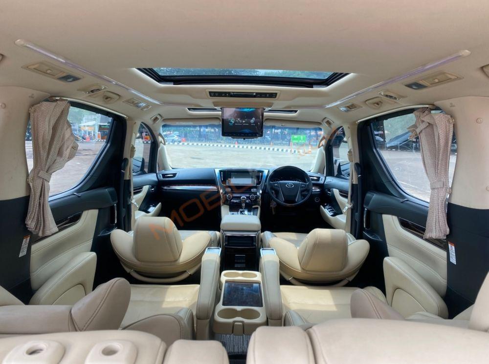 Mobil Toyota Alphard 2019