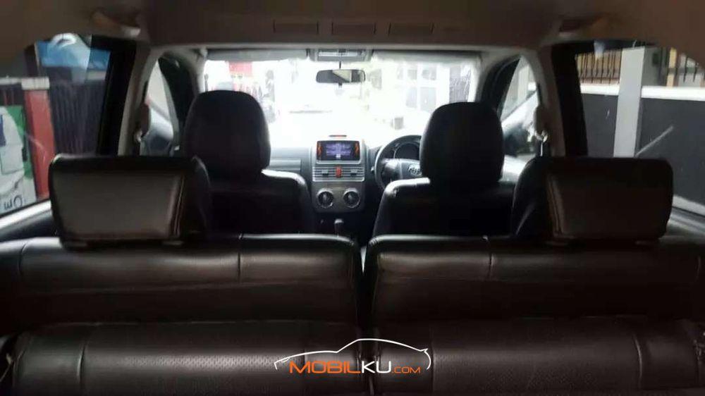 Mobil Toyota Rush 2017