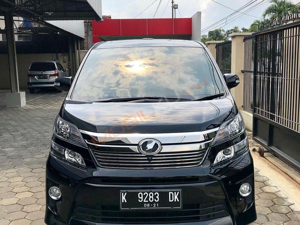 Mobil Toyota Vellfire 2021