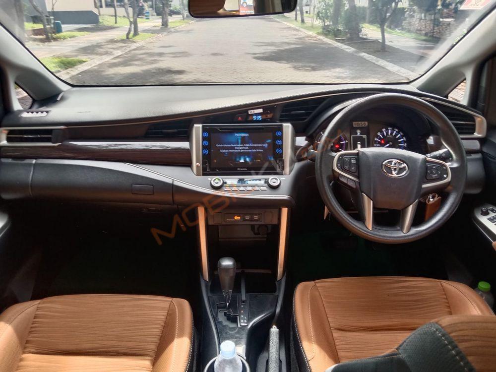 Mobil Toyota Kijang Innova 2020