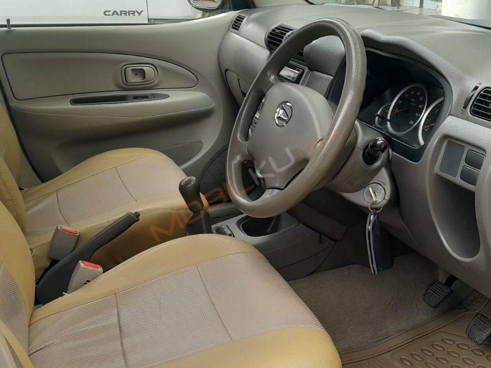 Mobil Daihatsu Xenia 2010