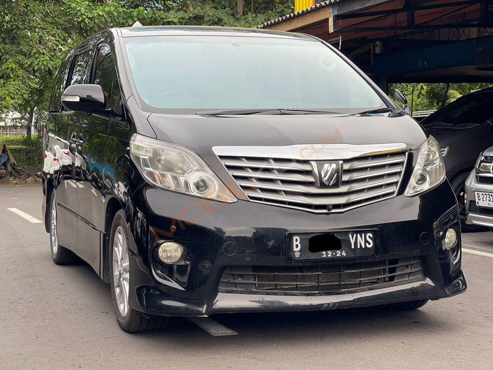 Mobil Toyota Alphard 2009