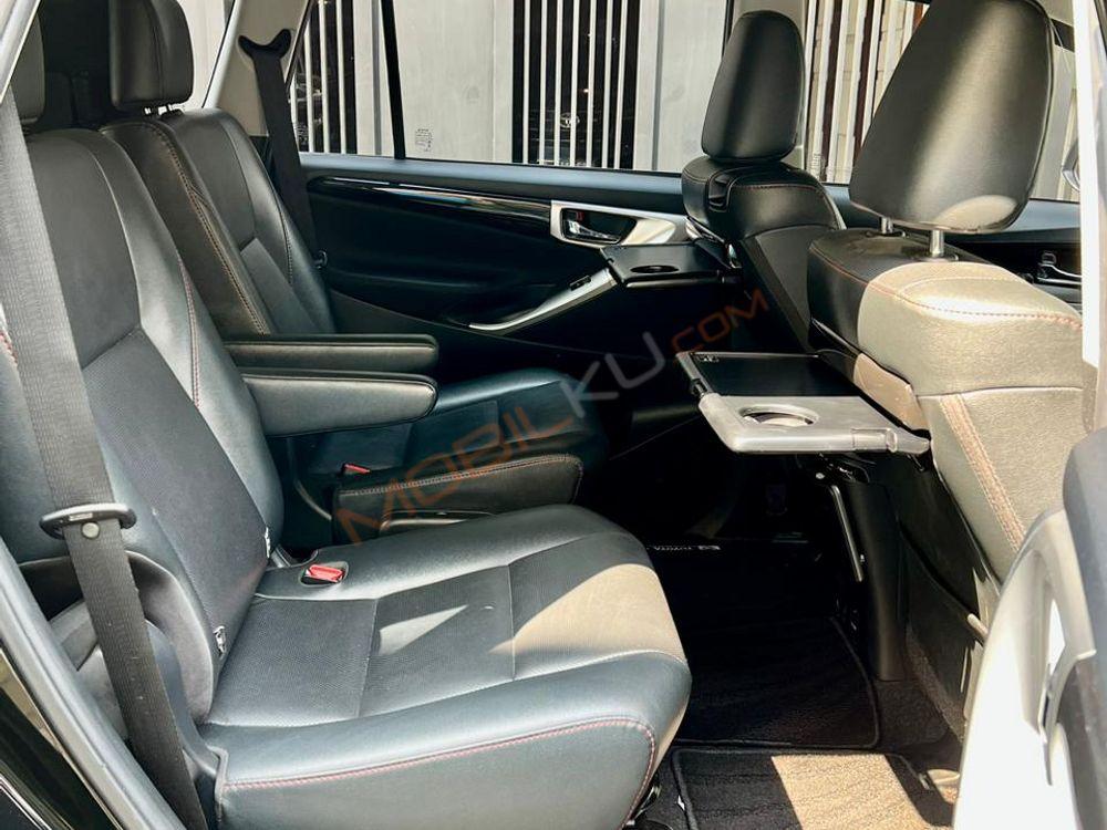 Mobil Toyota Kijang Innova 2021