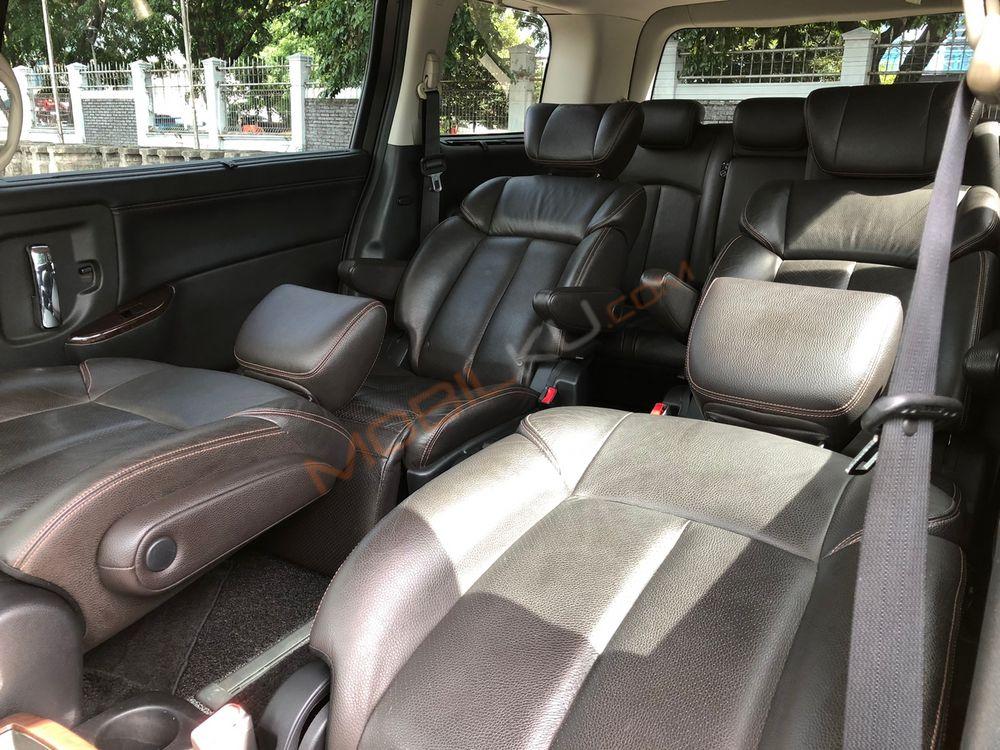 Mobil Nissan Elgrand 2013