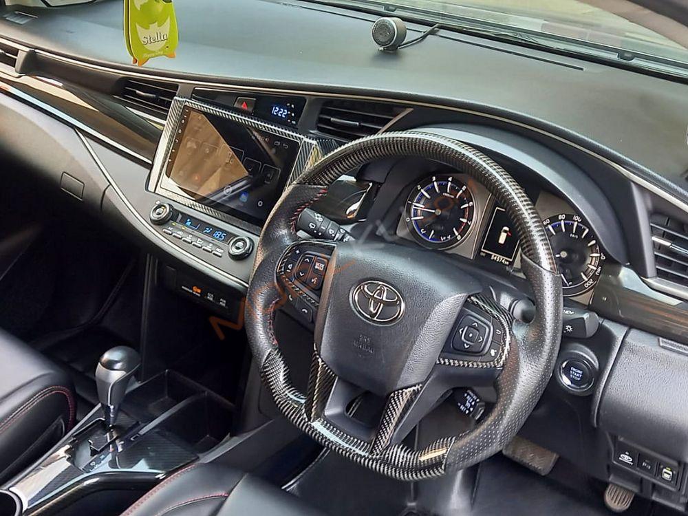 Mobil Toyota Kijang Innova 2018
