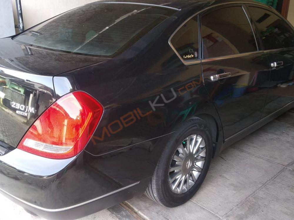Mobil Nissan Teana 2006