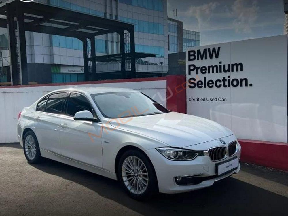 Mobil BMW 3 Series 2013