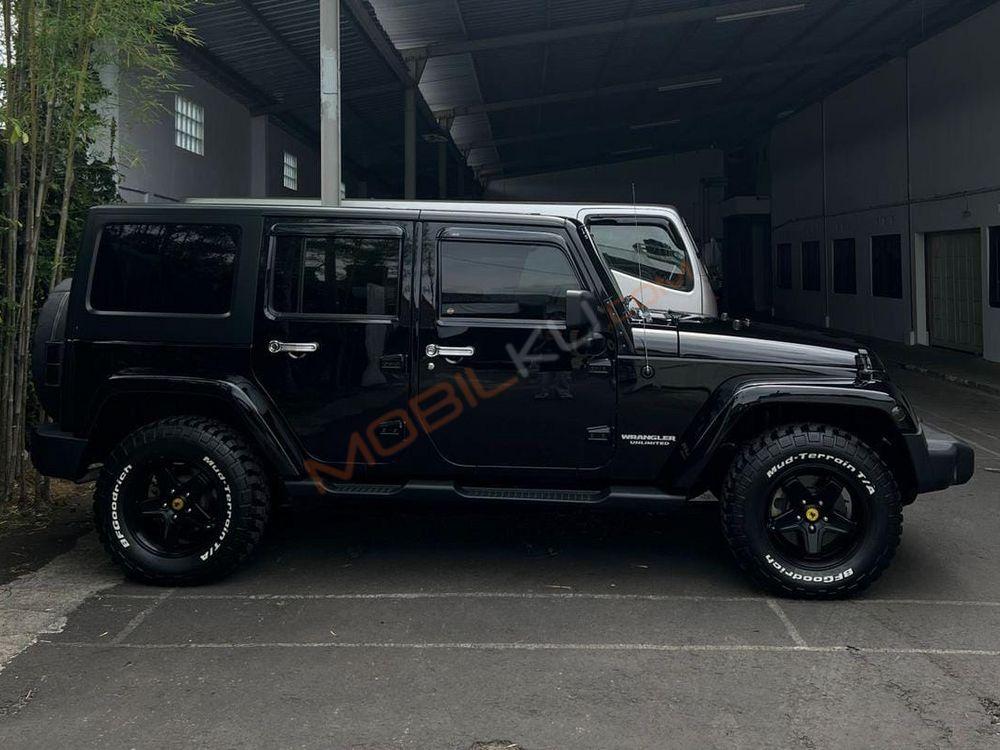 Mobil Jeep Wrangler 2012