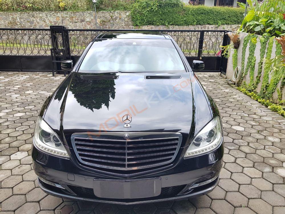Mobil Mercedes-Benz S-Class 2011