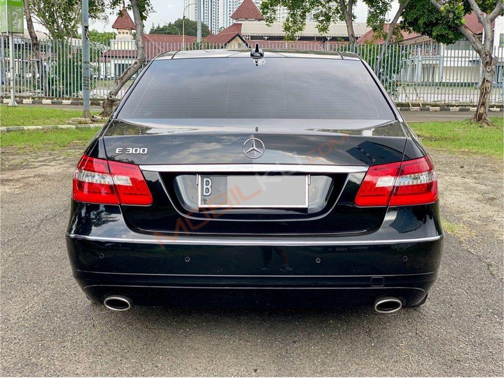 Mobil Mercedes-Benz E-Class 2011