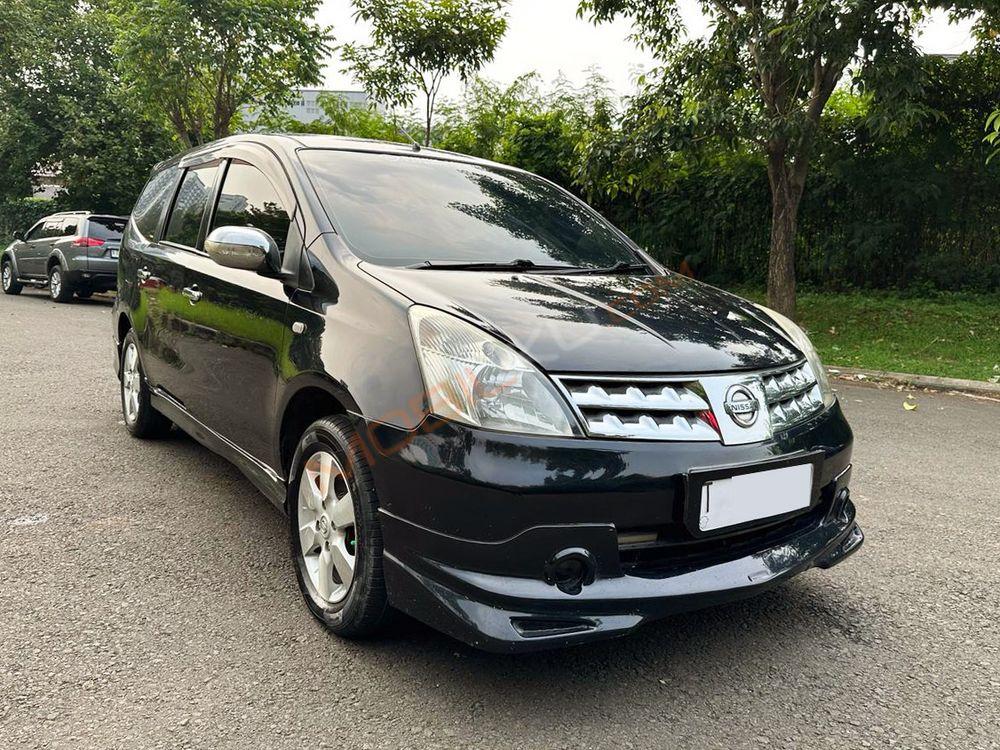 Mobil Nissan Grand Livina 2007