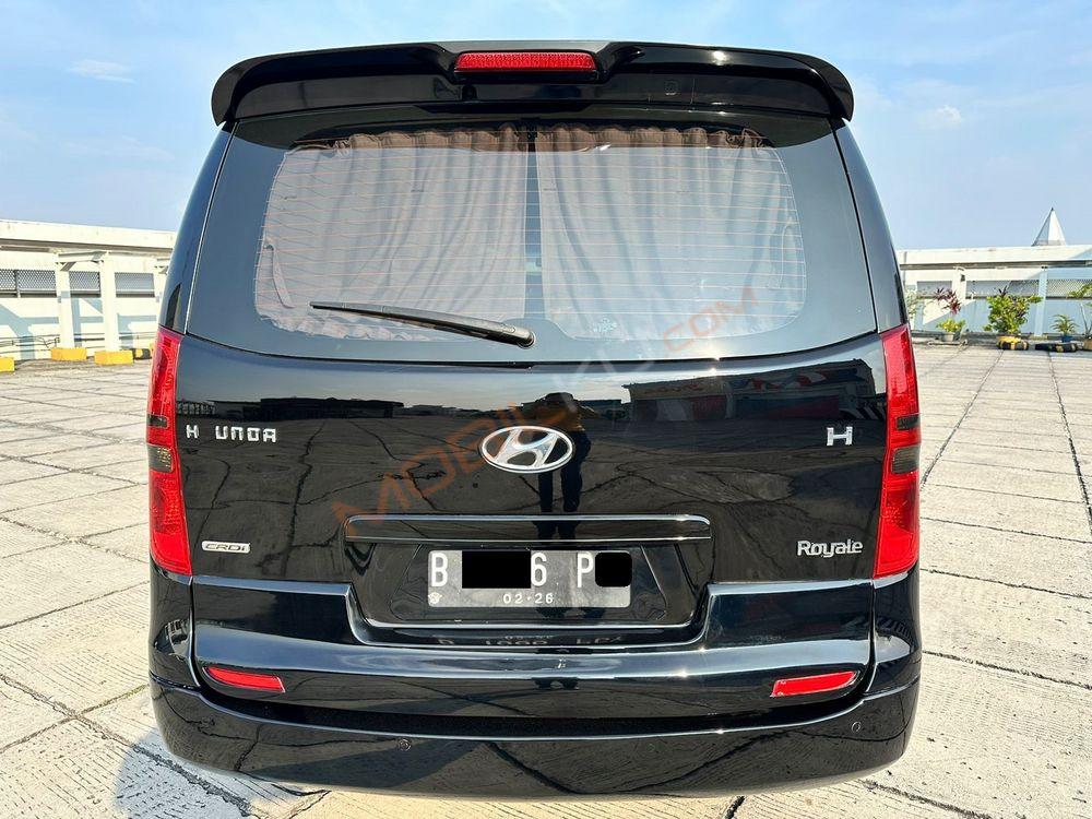 Mobil Hyundai H-1 2013