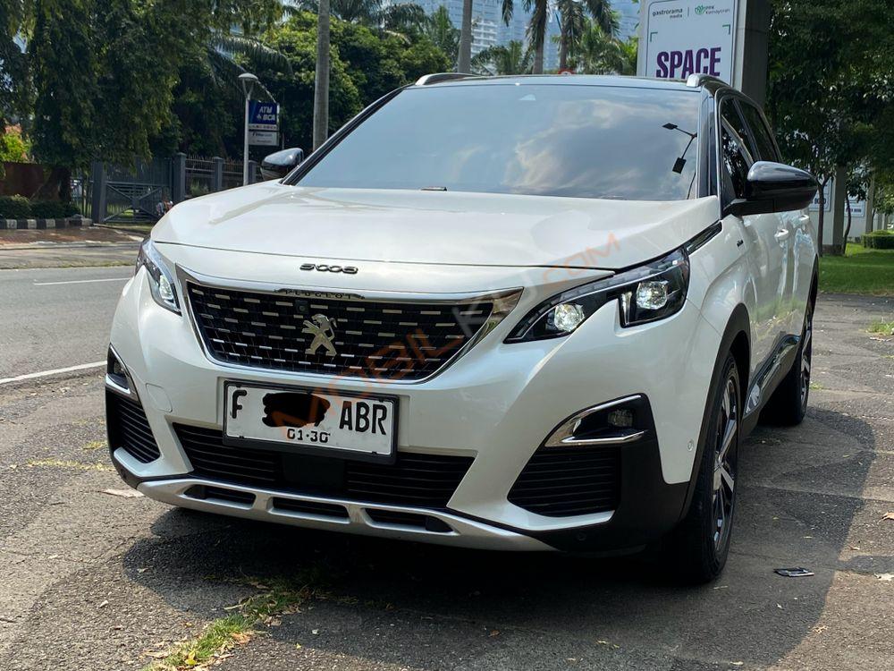 Mobil Peugeot 5008 2019