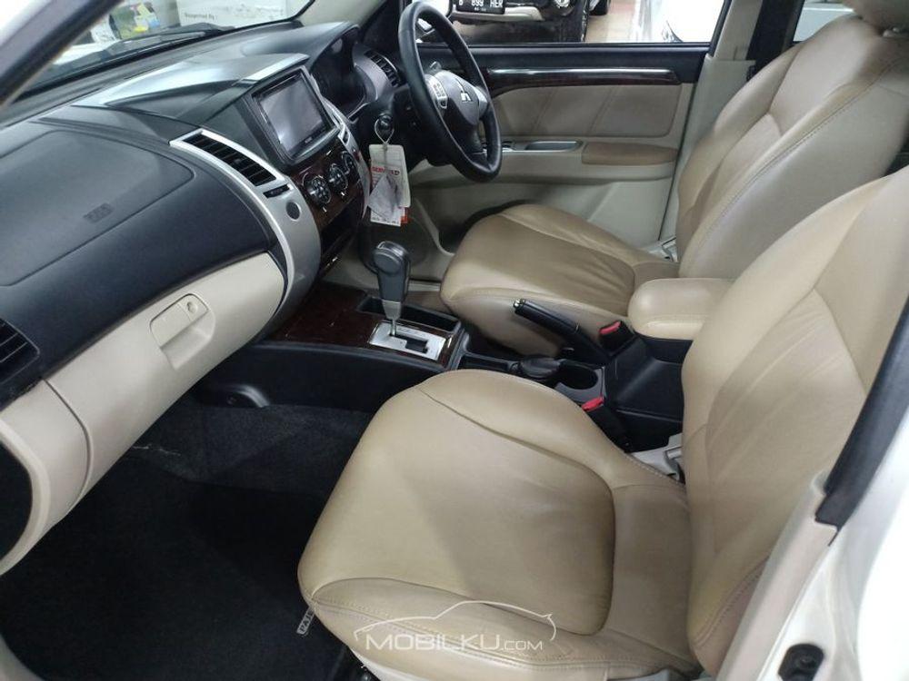 Mobil Mitsubishi Pajero Sport 2011