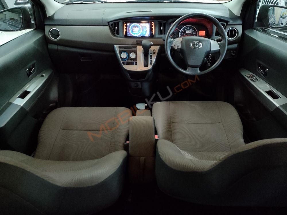 Mobil Toyota Calya 2021
