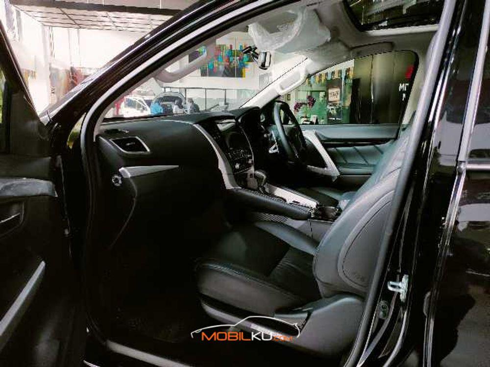 Mobil Mitsubishi Pajero Sport 2021