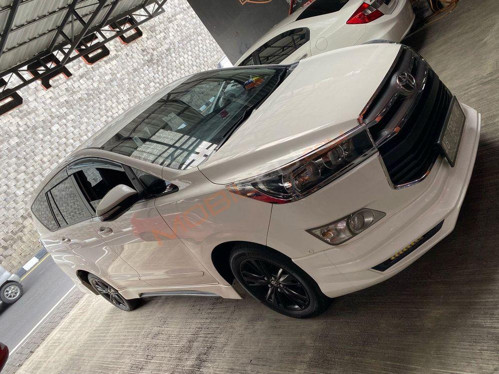 Mobil Toyota Kijang Innova 2019